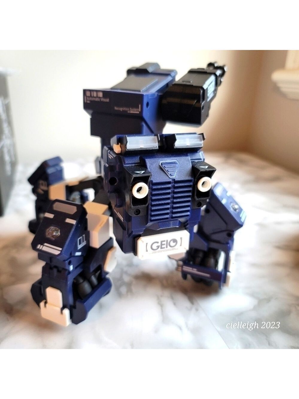 GEIO Gaming Robot